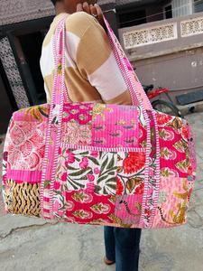 กระเป๋าผ้าดัฟเฟิลลายปักผ้าฝ้ายขนาดใหญ่ กระเป๋าผ้าควิลท์ลายบล็อกพิมพ์ สำหรับผู้หญิง ของขวัญวันหยุด กระเป๋าเดินทางทำมือ กระเป๋าค้างคืน - Product Image 3