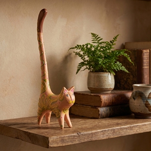 Statue artisanale en bois d'albizia, queue de chat levée, taille moyenne, pêche, figurine animale, artisanat de Bali, décoration intérieure, sculpture en bois - Product Image 2
