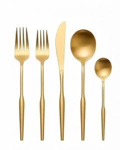 Ensemble de couverts en acier inoxydable plaqué or, 5 pièces (fourchette, cuillère, couteau), passe au lave-vaisselle, design élégant pour mariage - Product Image 1