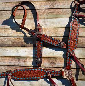 Produit phare : Équipement équestre western en cuir bardeau pour le plaisir et le trail, avec rênes, têtière et collier de poitrine, type bride western - Product Image 3