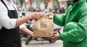 Aplicación de entrega de comida rápida y confiable con seguimiento en vivo, múltiples opciones de pago y ofertas exclusivas de restaurantes. - Product Image 4