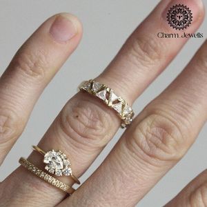 แหวนหมั้นผู้หญิง Charm_Jewells เงินแท้ทรงสามเหลี่ยมประดับเพชรโมอิสซาไนต์ทรงเรขาคณิต ตัวเรือนแบบหนามเตย รับรองโดย IGI สไตล์คลาสสิก น้ำหนัก 3 กรัม - Product Image 5