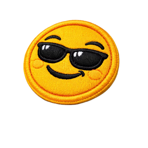 Lote de 100 parches bordados de cara sonriente con ceja elevada, 10 colores, termoadhesivos o para coser, para prendas y accesorios - Product Image 1