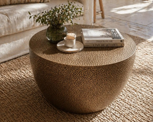 Table basse moderne en aluminium doré pour salon et jardin, avec design martelé sur les côtés - Product Image 3