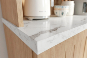 Mueble de Cocina Moderno Estilo Americano con Encimera de Melamina, 4 Puertas y 1 Cajón K208ZV Hecho en Malasia - Product Image 5