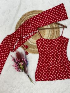 Kurti indio de algodón puro con estampado Bandhej y pantalones Farsi blancos, conjunto de kurti indio informal tradicional para mujer con borde de encaje Kodi - Product Image 2