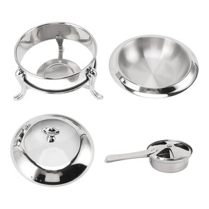 Plat à chafing en argent poli avec couvercle en acrylique et pieds courbés, conçu pour des services de buffet élégants, idéal pour les mariages - Product Image 5