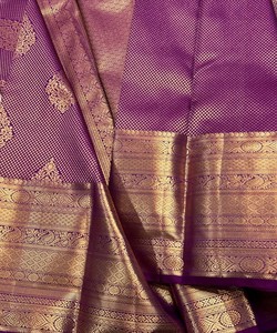 Sari de Seda Morado con Borde Dorado Zari, Traje Tradicional Indio para Bodas, para Mujer - Product Image 6