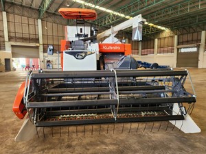 DC108X 108HP High-Performance Combine <b>Harvester</b> Gear Drive Diesel Engine Multi-Crop Rice <b>Corn</b> Wheat Agricultural Machine - Product Image 2