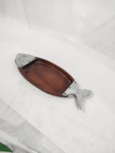 Plateau en bois de qualité supérieure avec pieds, rectangulaire, décoratif, pour servir et ranger dans la cuisine et sur la table à manger - Product Image 3