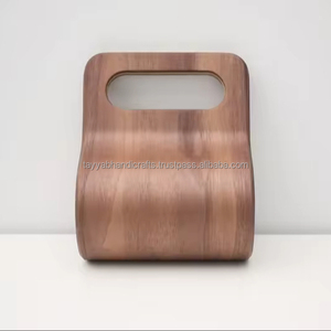 Tasses en bois artisanales durables et écologiques, essentiels pour la boisson - Product Image 1