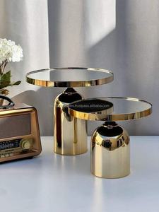 Soporte único de metal para tartas con base en espiral y parte superior lisa, ideal para uso decorativo en fiestas, recepciones de Azora Industries - Product Image 2