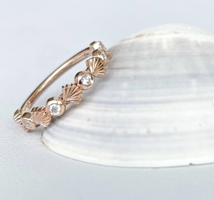 Anillo de Oro de 14K con Diamantes en Forma de Concha de Vieira, 0.19ctw, Bisel Redondo, Diamante Cultivado en Laboratorio, Anillo de Boda, Anillo Apilable con Diseño Náutico Costero - Product Image 5