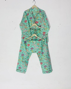 Ensemble de pyjama pour femmes à motifs ethniques imprimés à la main, adapté aux peaux sensibles, fourni par les meilleurs exportateurs indiens, prix de gros - Product Image 5