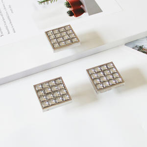 Bouton de meuble carré moderne de luxe en aluminium avec grille en cristal acrylique pour cuisine, salle à manger, chambre, commode, tiroir - Écologique et durable - Product Image 2