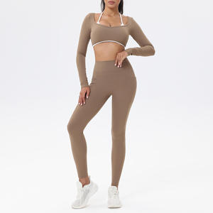 Ensemble de yoga personnalisé avec logo pour jeunes femmes, style populaire, vêtements de sport et de fitness, ensemble de yoga en tissu hautement élastique pour la salle de sport - Product Image 4