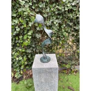 Escultura Antigua Abstracta de Color Verde Pátina con Base, Decoración de Mesa para Jardín o Casa de Campo - Product Image 3