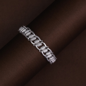 Bracelet chaîne en argent fin rhodié de qualité supérieure, léger, unisexe, bijou de mode pour un style de vie moderne et les événements quotidiens - Product Image 6