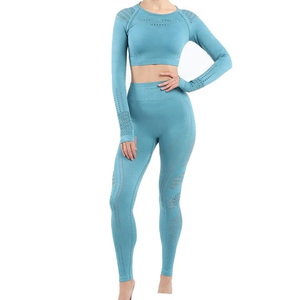 Ensemble de yoga 2 pièces pour femme : Legging taille haute long et haut court à manches longues, respirant avec découpes en maille, rose - Product Image 4