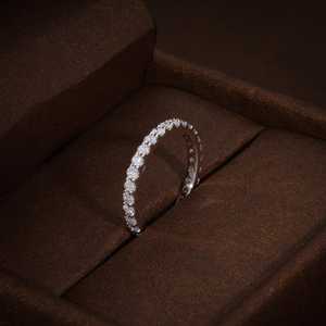 Meilleures ventes Or blanc 18 carats 0,60 ct. Bague Éternité Vintage en Diamant de Laboratoire Plaqué Rhodium Certifiée IGI pour les Occasions Festives - Product Image 3