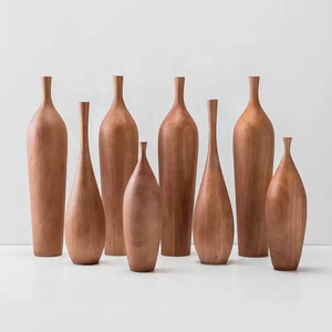 Vase Sculpté Artisanal en Bois Massif Léger – Pièce d'Art Décorative Classique pour Villa, Appartement, Entrée, Couloir - Product Image 1
