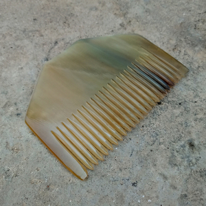 หวีเคราทำมือจากเขาควาย – หวีเคราและหนวดทำจากเขาควายธรรมชาติ ซี่หวีกว้าง ป้องกันไฟฟ้าสถิตย์ อุปกรณ์ดูแลเส้นผมสุดหรู - Product Image 3