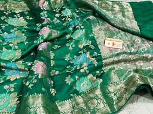 Exquisito Saree Banarasi Meenakari Hecho a Mano con Tela de Seda Chinya Pura, Diseño Floral Pastel Tradicional, Trabajo Jaal de Primera Calidad - Product Image 2