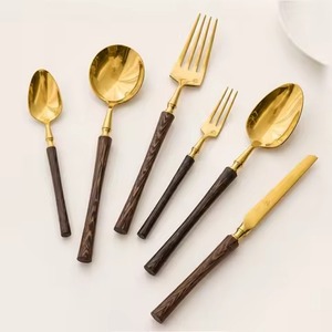 Ensemble de couverts en métal contemporain, vaisselle attrayante pour les repas à la maison et les réceptions - Product Image 3