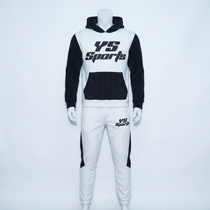 อัปเกรดเกมแฟชั่นของคุณด้วยชุดวอร์มขนแกะประดับพลอยเทียมระดับพรีเมียมนี้ออกแบบมาสำหรับผู้ที่โดดเด่นอย่างมีสไตล์ - Product Image 1