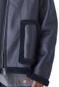 Veste en cuir noir pour homme, style aviateur, avec col en fourrure, sangles à boucles et doublure en polaire chaude - Product Image 6