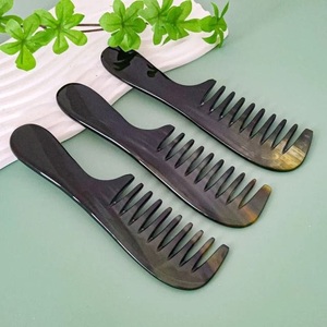 Peine para el Cabello Hecho a Mano con Cuerno de Búfalo Genuino, Moderno y Ecológico, con Estuche de Cuero Duradero Incluido, Precio al por Mayor, Envío Internacional - Product Image 4