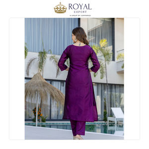 Nouvelle arrivée de vêtements indiens de créateurs : ensemble Kurti 3 pièces en coton Chanderi avec broderies, Kurti et Dupatta. - Product Image 6