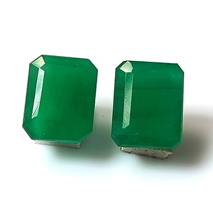 Émeraude naturelle zambienne de 11,25 carats, vert émeraude, pierre précieuse en vrac, taille émeraude, facettée, ensemble de 2 pièces pour la fabrication de bijoux - Product Image 1