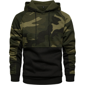 Sweat à capuche camouflage pour homme, manches raglan, en polaire, pull décontracté pour l'automne, design à bas noir - Product Image 1