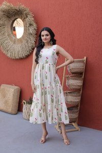 Vestido Maxi Vintage Estilo Francés para Mujer, Cuello Redondo, Manga Corta, Botones, Encaje con Cuentas, Cintura Alta, Estampado Sólido, Logotipo Frontal, Elegante - Product Image 2