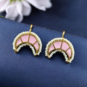 Pendientes de Media Luna de Esmalte Rosa de Diseño con Detalles de Microperlas, Joyería de Moda, Regalo para Mujer - Product Image 3