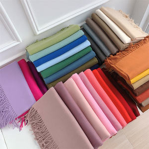 Nouvelle Écharpe Longue Unie Chaude et Respirante en Jersey de Polyester avec Pompons, Style Décontracté, Tendance Japonaise et Coréenne pour Femme – Collection Automne Hiver - Product Image 3