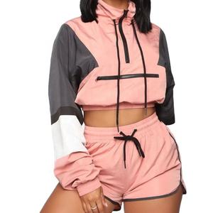 2024 personnalisé grande taille femmes couleur bloc veste de sport culture imperméable recadrée veste 2 pièces survêtements ensemble court quantité minimale de commande 2 pièces - Product Image 1