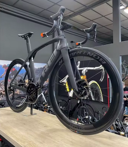 จัดส่งฟรีทั่วโลก ค่ามัดจำเริ่มต้น จักรยานเสือหมอบ Trek Madone SLR 9 AXS Gen 8 รุ่นใหม่ล่าสุด ปี 2025/2026 โครงอลูมิเนียม 12 นิ้ว - Product Image 1