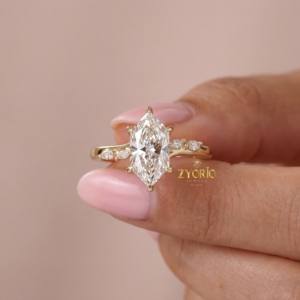 Bague de fiançailles en diamant de laboratoire taille marquise, sertissage pont tendance, plaqué or rose 14K, pour femme, idéale pour mariage et soirée - Product Image 1