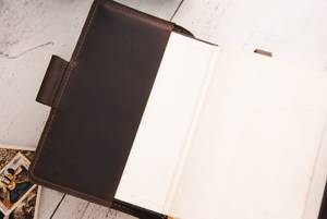 แฟ้มหนังพร้อมช่องใส่บัตรธุรกิจ แฟ้มสำหรับการสร้างเครือข่ายทางธุรกิจ ขายส่งอุปกรณ์หนัง LBC-0015 - Product Image 2