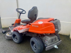 Tracteur de jardin Husqvarna R 214TC de qualité supérieure - Product Image 3