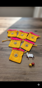 Sacs Potli en Soie Jaune Faits Main Exquis, Petites Pochettes à Cordon, Tissu en Soie de Haute Qualité, Style Floral Kundan, Travail de Pierres - Product Image 2