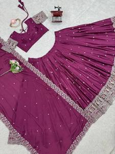Robe traditionnelle pour femme, Lehenga Choli, brodée, avec des paillettes, travail au fil, soie Vichitra, pour mariage et fête - Product Image 3