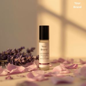 น้ำมันหอมระเหยผสมทีทรี ลาเวนเดอร์ กุหลาบ ไม้จันทน์หอม สกัดเย็น 100% แบรนด์ส่วนตัว บรรจุแบบโรลออน ช่วยผ่อนคลาย สร้างบรรยากาศสบาย หลับสบาย - Product Image 5