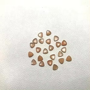 Offre Spéciale – Pierres Précieuses Naturelles de 10 mm en Pierre de Lune Pêche Facettée Forme Trillion, Pierres de Guérison en Vrac, Bijoux Faits Main, Certifiées par un Certificat Tierce Partie - Product Image 2