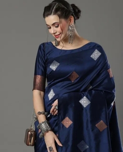 Sari de Fiesta KV para Mujer, en Seda Banarasi Azul Aura, Elegante - Product Image 1