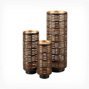 Porte-bougie en métal de qualité supérieure, ajoute une élégance raffinée, un éclat subtil et un charme artistique aux espaces de vie. - Product Image 1