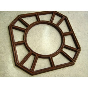 Hot Selling Vintage Octagonal Metal <b>Trivet</b> With Circular Center And Geometric Cutouts For Table Decoration - Product Image 4