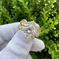 Anillo de Compromiso con Diamante Cultivado en Laboratorio, Corte Princesa, 0.70-0.90 CTW, Exclusivo de Sparkledge Creation, E VVS2, Plata Chapada en Oro